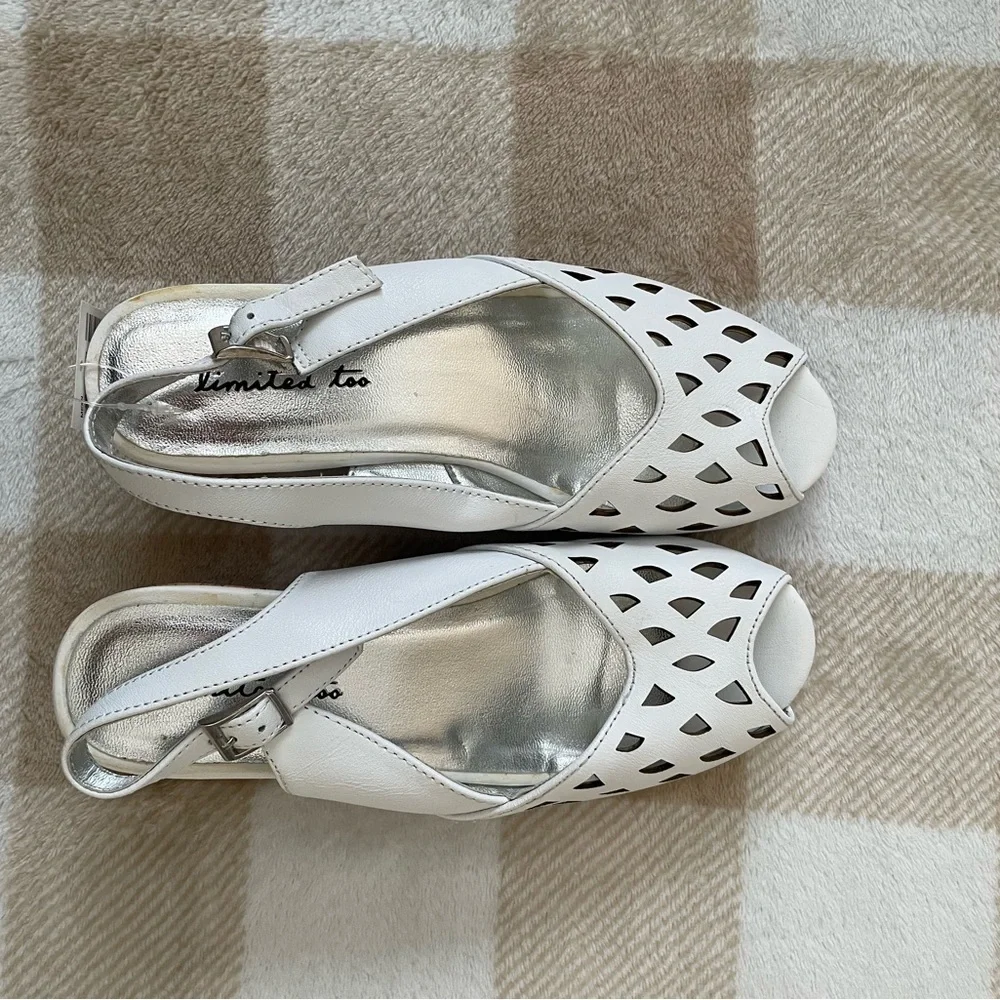 Limited Too NWT White Peep Toe Sandals size 3 Girls Wedges